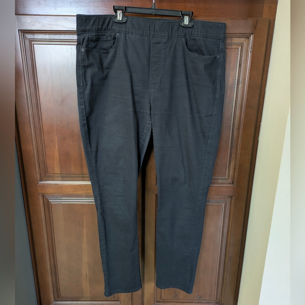 Levi's Black Pull-on Skinny Jeans 16